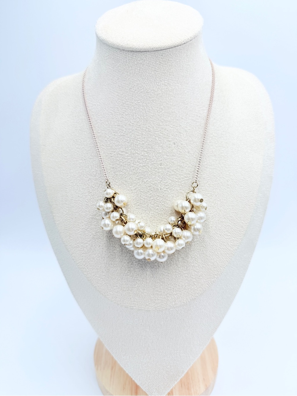 Liz Claiborne Faux Pearl Cluster Statement Necklace Gold Tone Adjustable